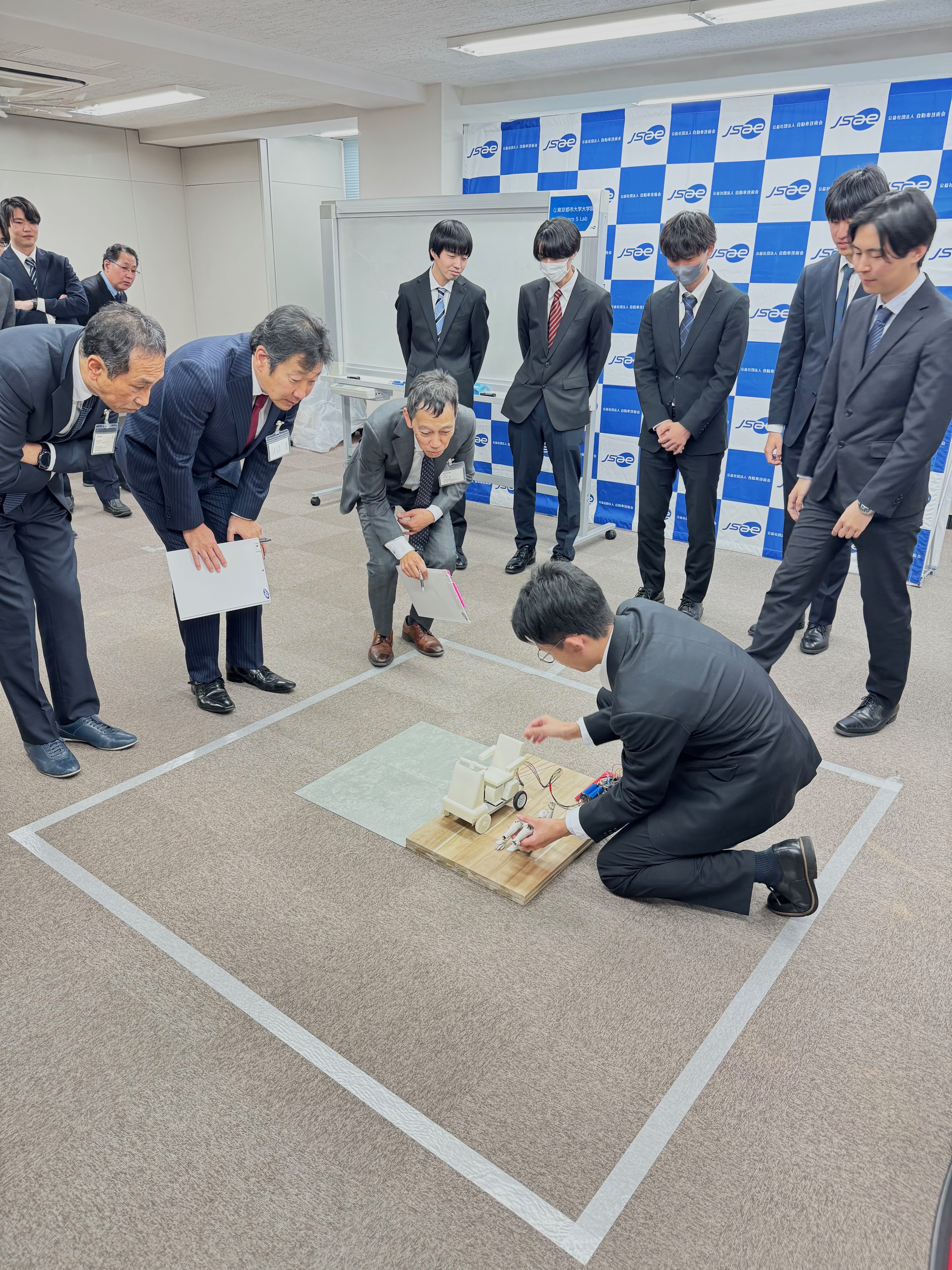 東京都市大学大学院　デモ